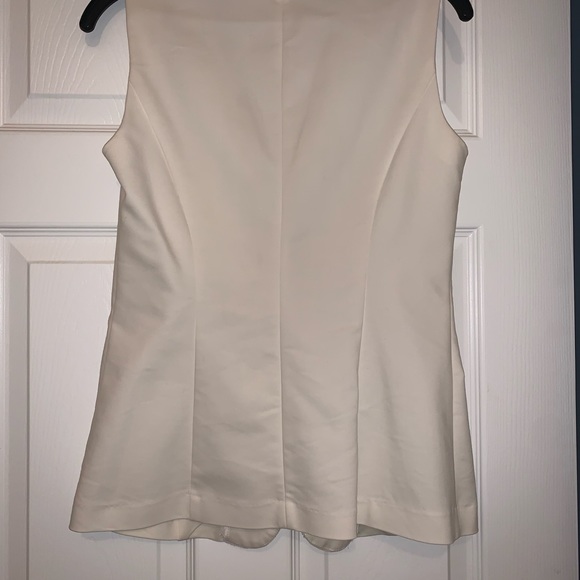 Dynamite Sleeveless Blazer - Picture 2 of 4